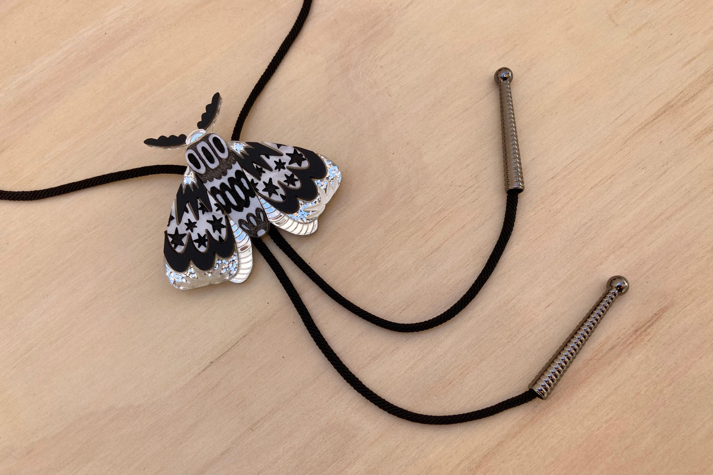 Bolo Tie Polilla Zebra